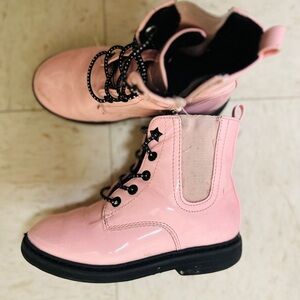 Some scuffs & loose thread, nothing that hurts the integrity.